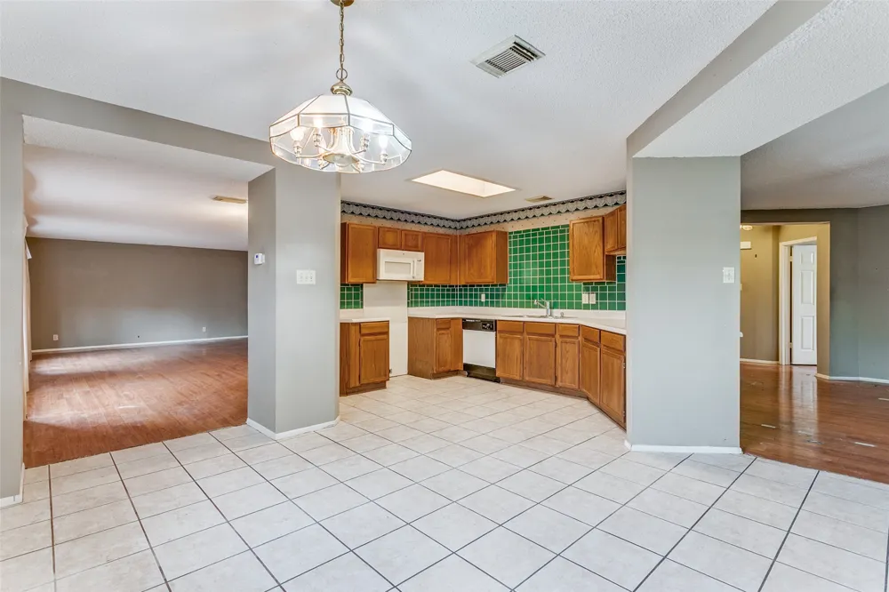 4223 Lakebend West Drive San Antonio, TX 78244