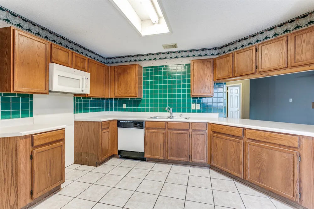 4223 Lakebend West Drive San Antonio, TX 78244