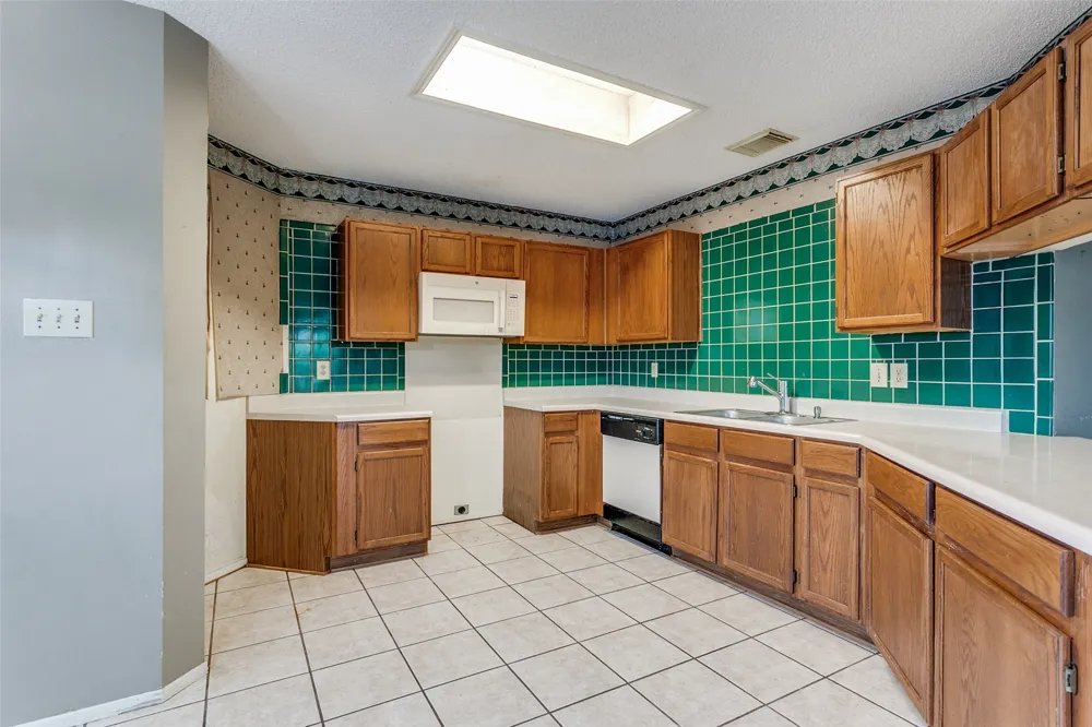 4223 Lakebend West Drive San Antonio, TX 78244