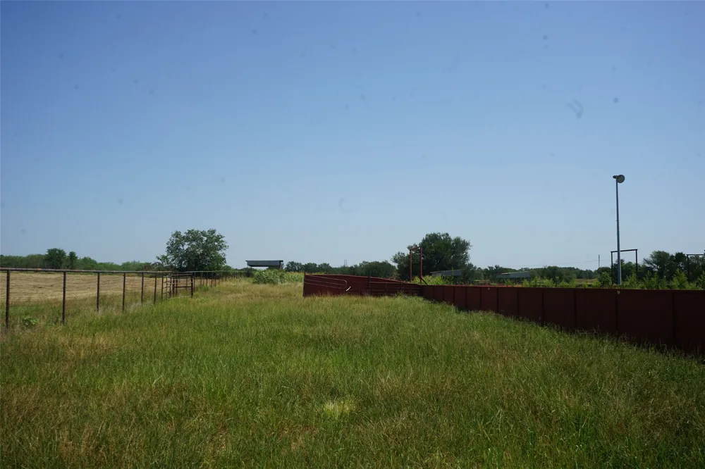 1454 Red Town Road Elgin, TX 78621