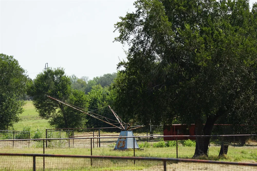 1454 Red Town Road Elgin, TX 78621