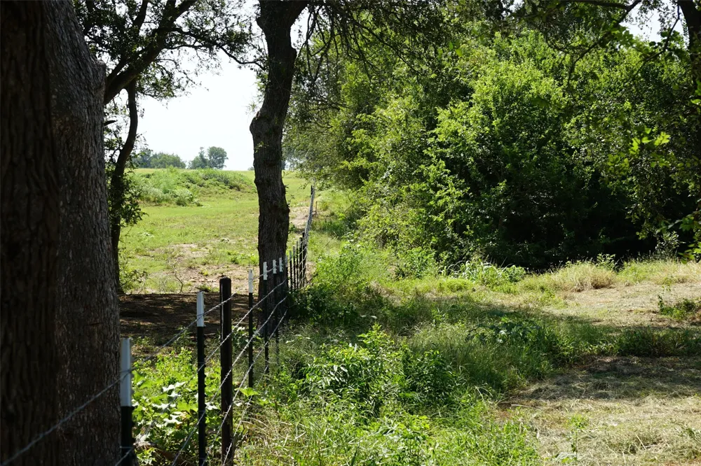 1454 Red Town Road Elgin, TX 78621
