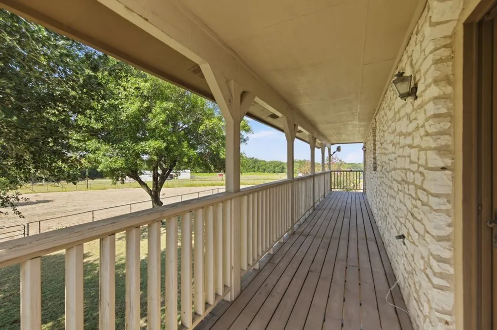 1454 Red Town Road Elgin, TX 78621