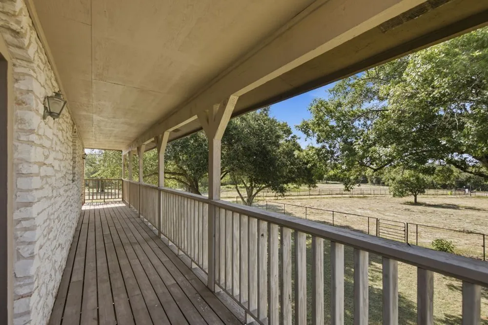 1454 Red Town Road Elgin, TX 78621