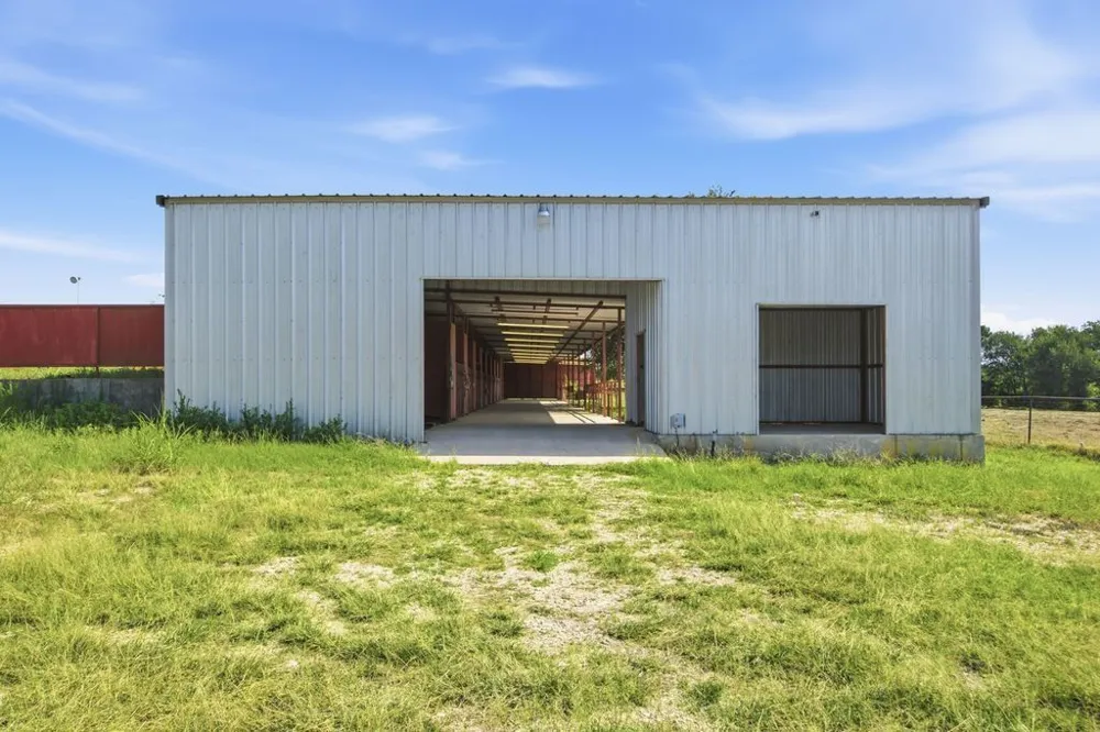 1454 Red Town Road Elgin, TX 78621