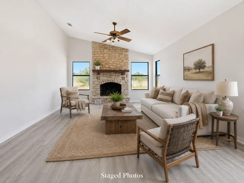 1454 Red Town Road Elgin, TX 78621