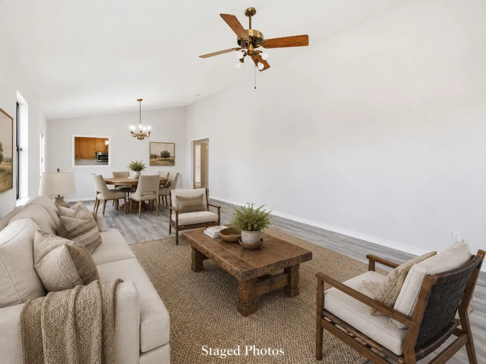 1454 Red Town Road Elgin, TX 78621