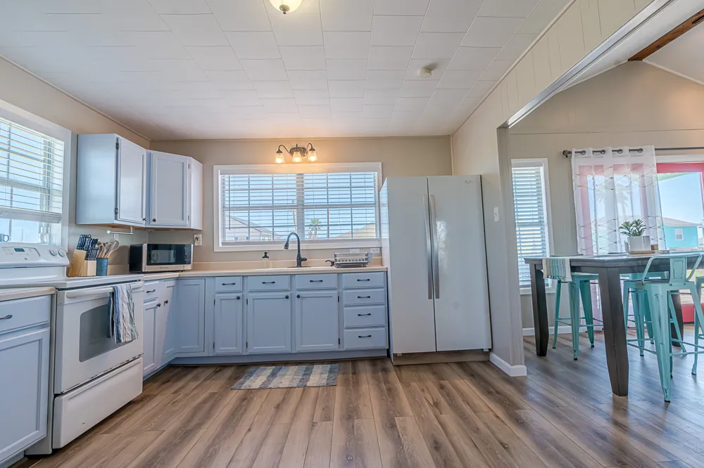 402 Seashell Drive Surfside Beach, TX 77541