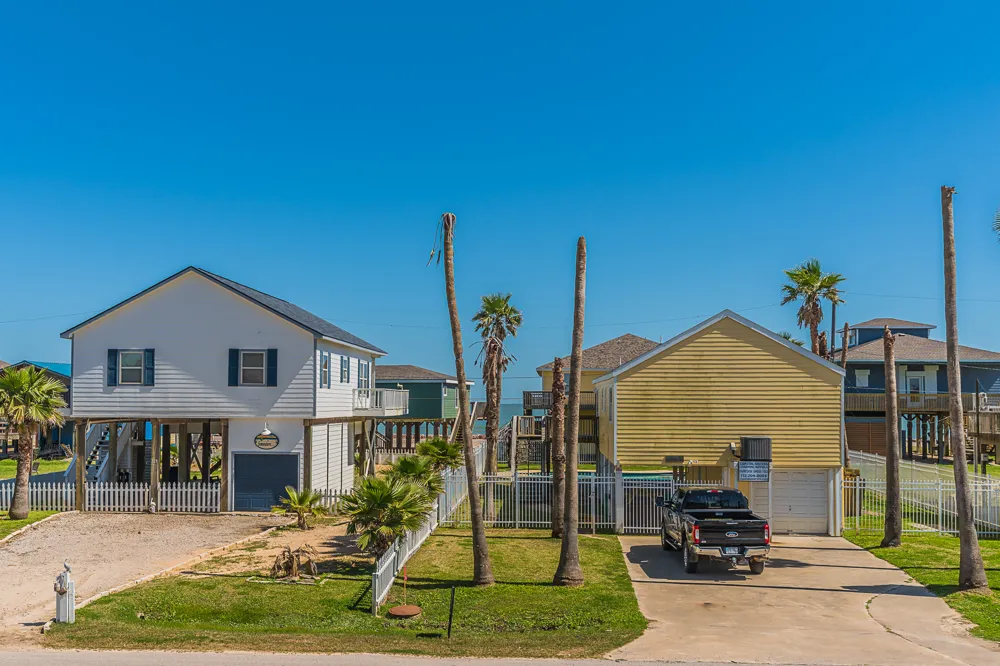 402 Seashell Drive Surfside Beach, TX 77541