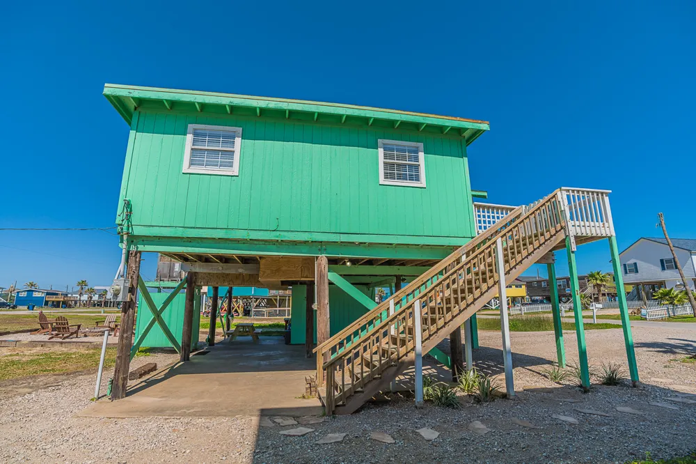 402 Seashell Drive Surfside Beach, TX 77541