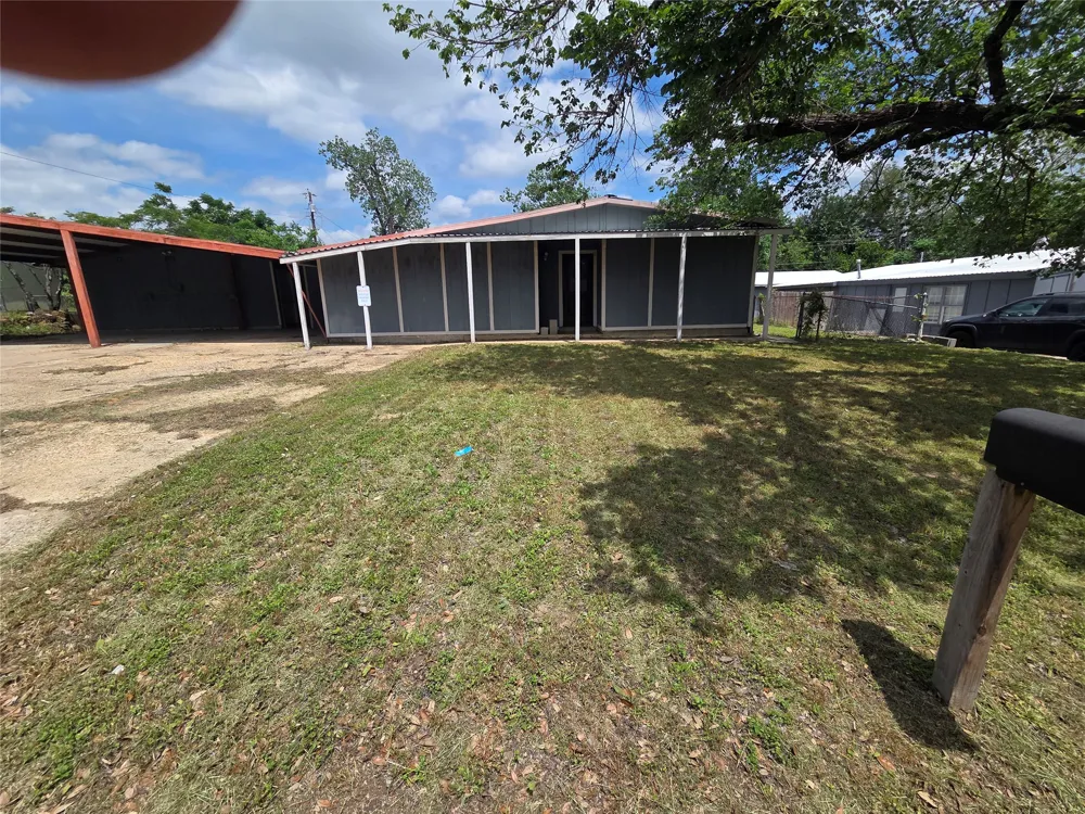 708 Rockdale Road Rockdale, TX 76567