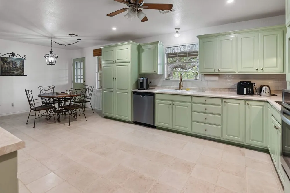 1310 McKinley Avenue Mason, TX 76856