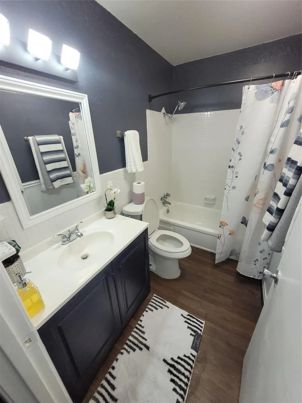 7213 Beechnut Street Houston, TX 77074
