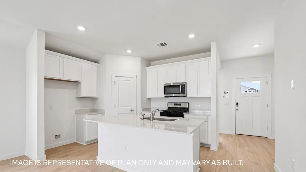 7004 Frog Pond Bend Del Valle, TX 78617