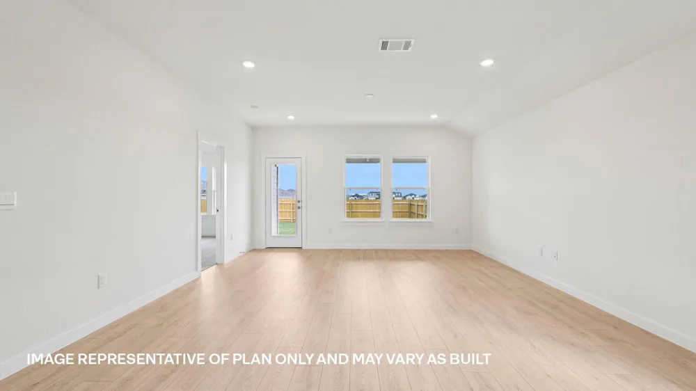 7004 Frog Pond Bend Del Valle, TX 78617