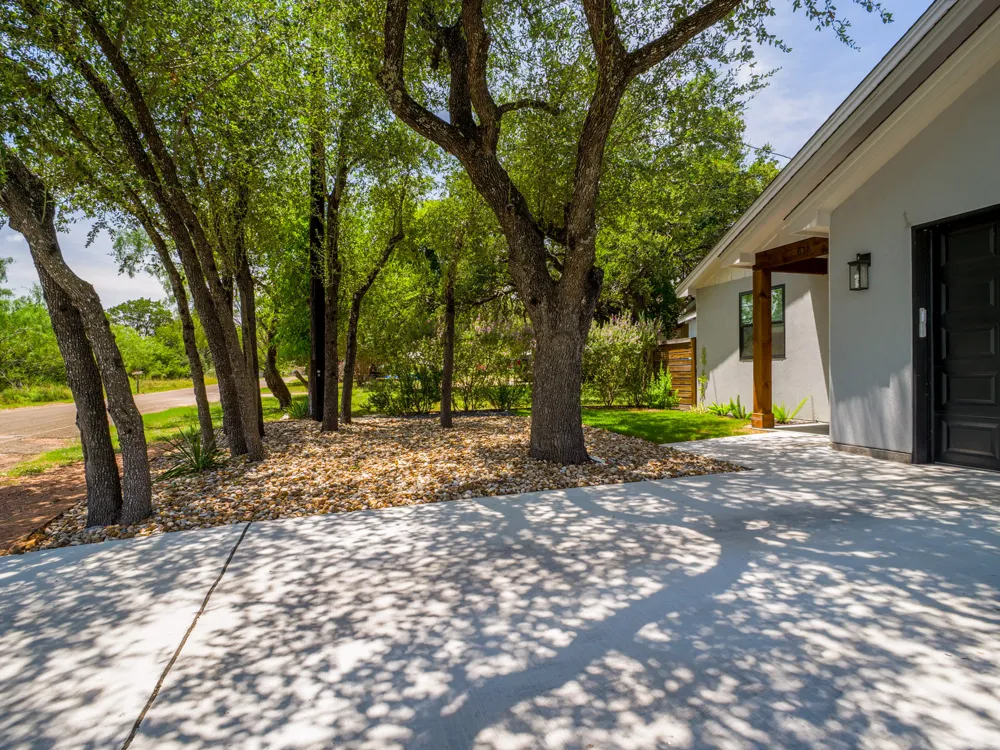 638 Oak Lane Cottonwood Shores, TX 78657
