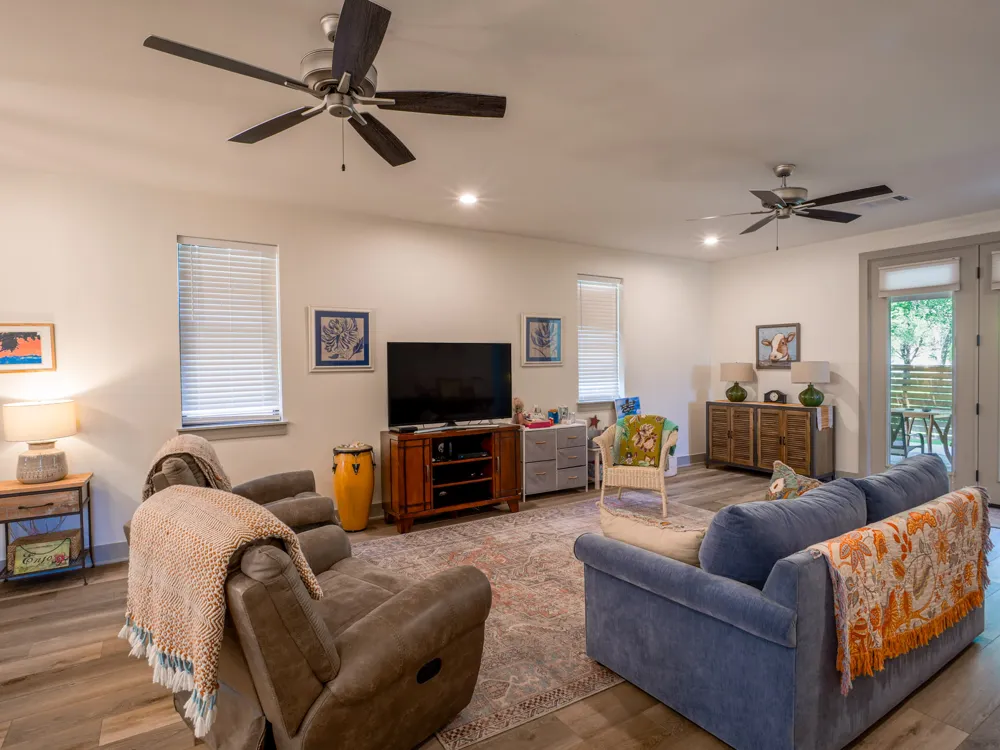 638 Oak Lane Cottonwood Shores, TX 78657