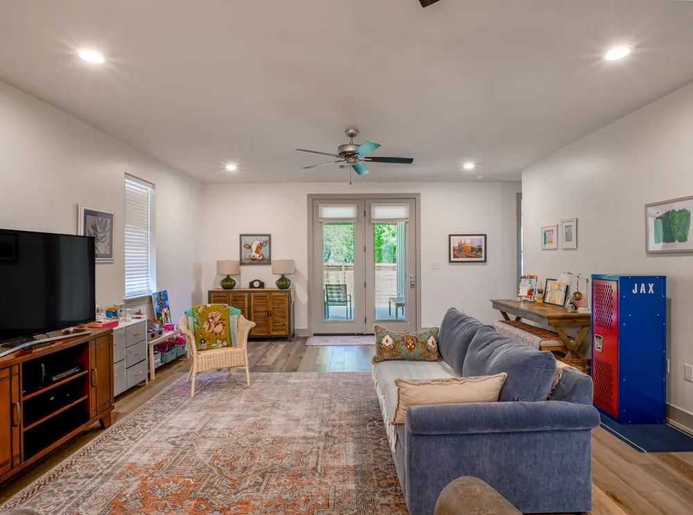 638 Oak Lane Cottonwood Shores, TX 78657