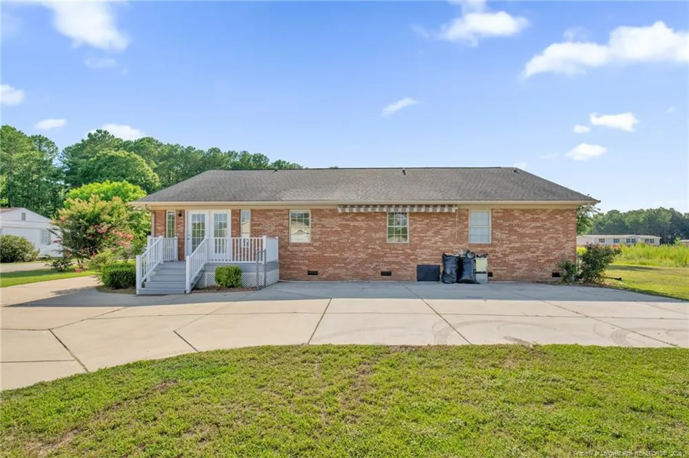 221 Old Baker Road Maxton, NC 28364