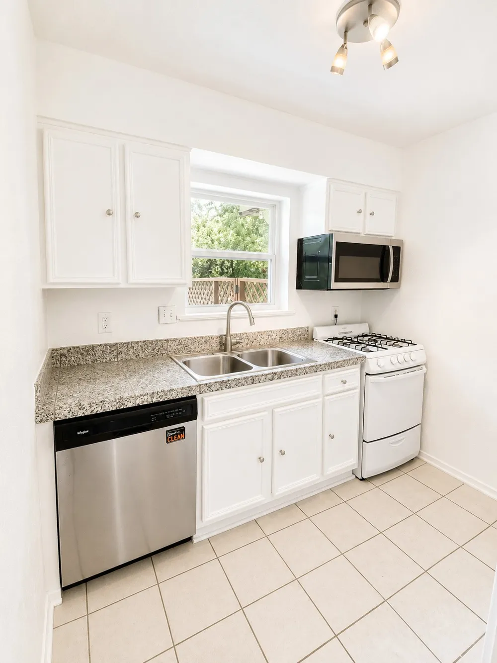 2021 Bluebonnet Lane #106 Austin, TX 78704