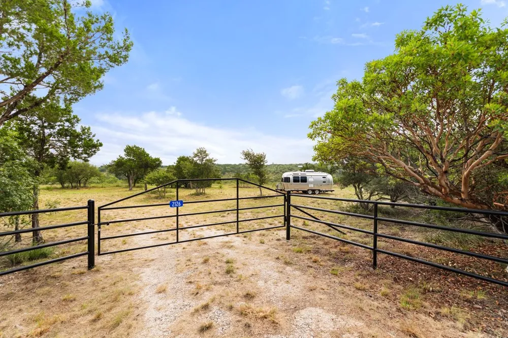 2126 Hidden Valley Ranch Road Johnson City, TX 78636