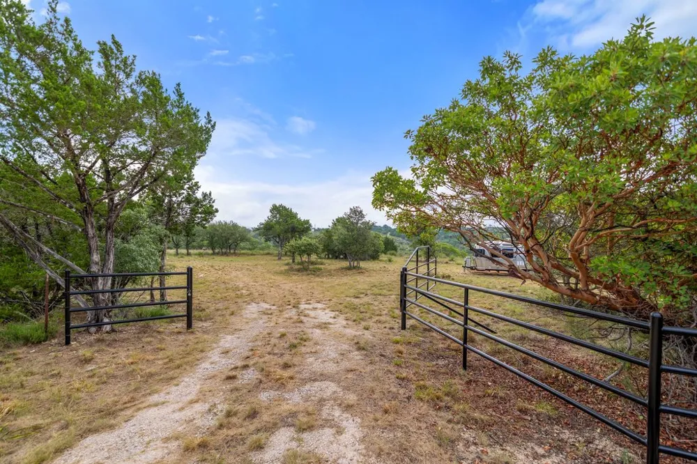 2126 Hidden Valley Ranch Road Johnson City, TX 78636