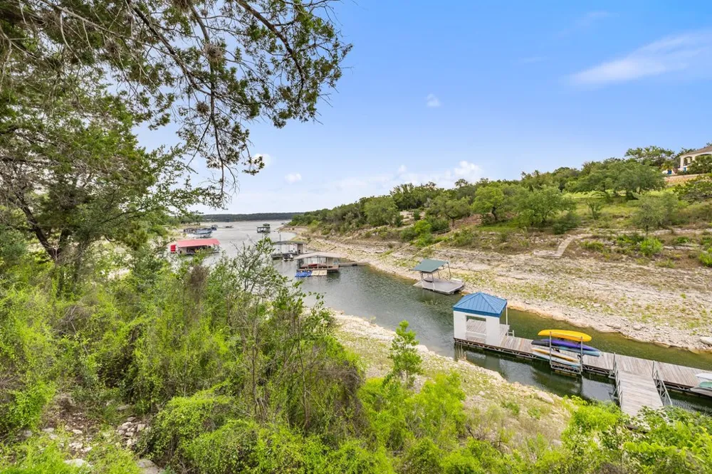 701 Hurst Creek Road Lakeway, TX 78734