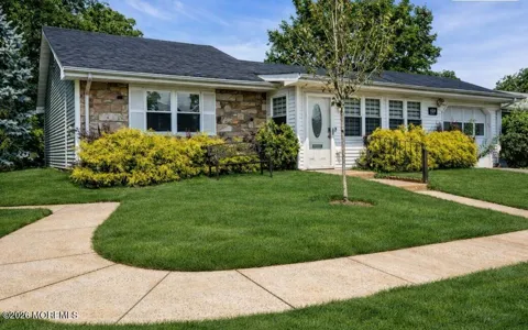 66 Ivy Court #1001
