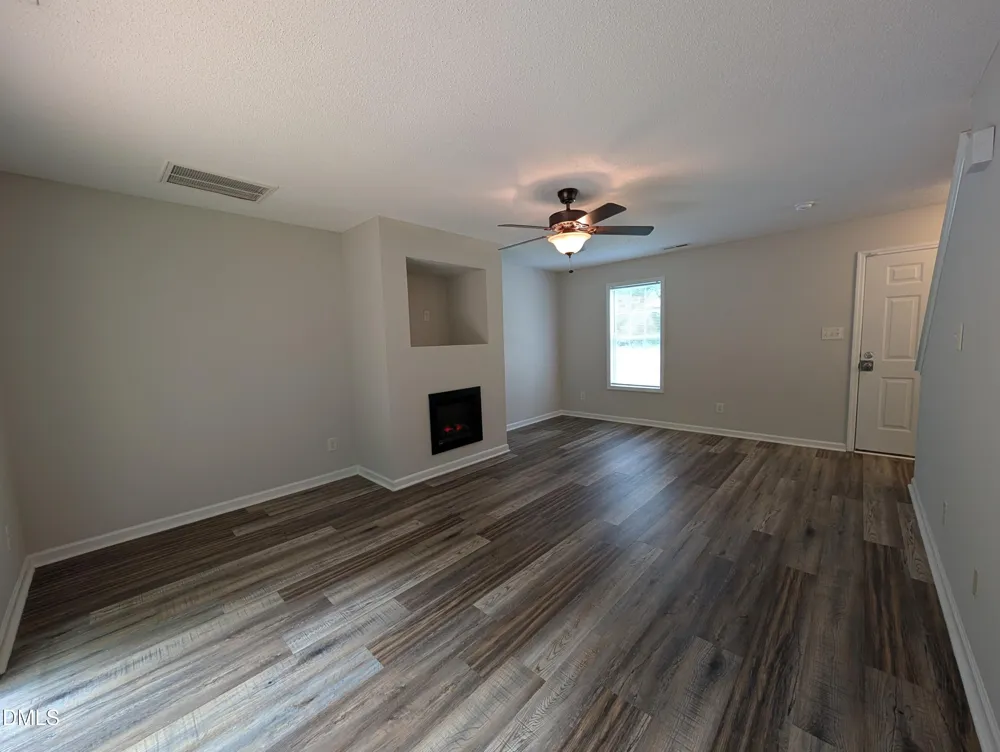 1039 Laurel Leaf Road Zebulon, NC 27597