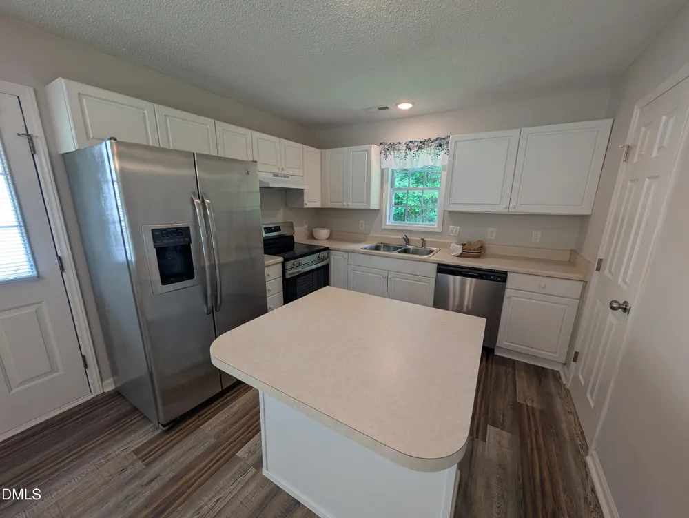1039 Laurel Leaf Road Zebulon, NC 27597