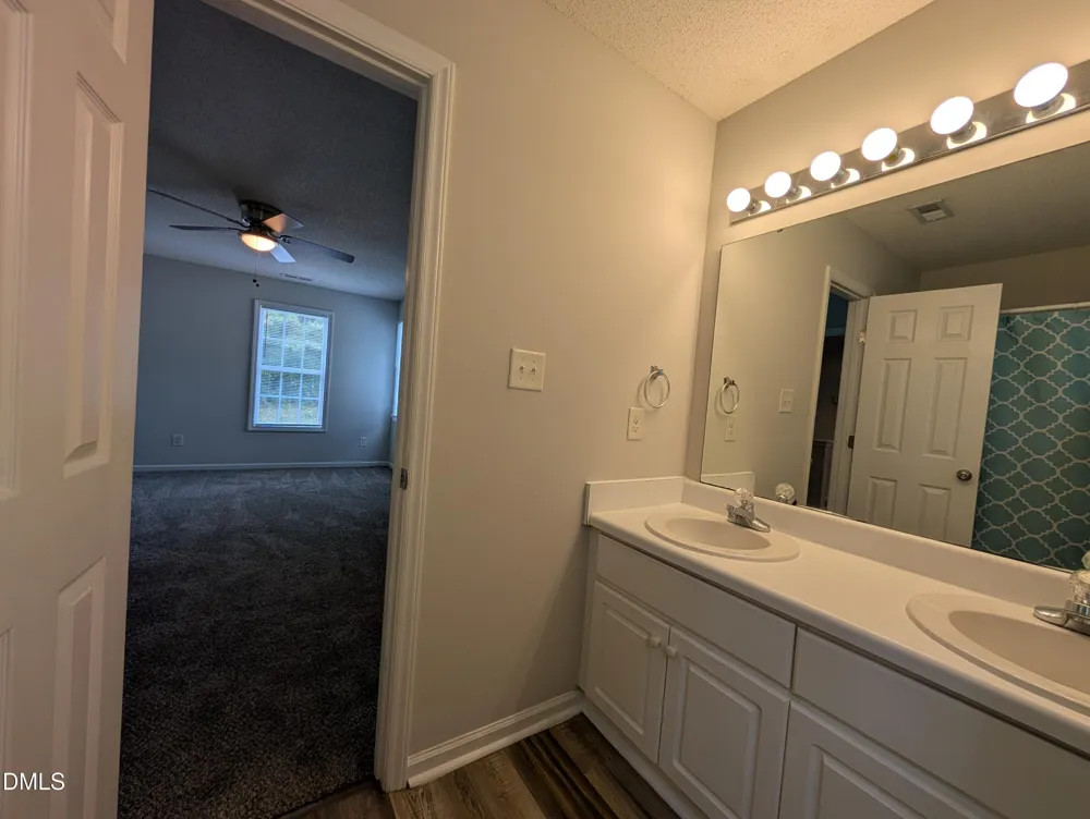 1039 Laurel Leaf Road Zebulon, NC 27597