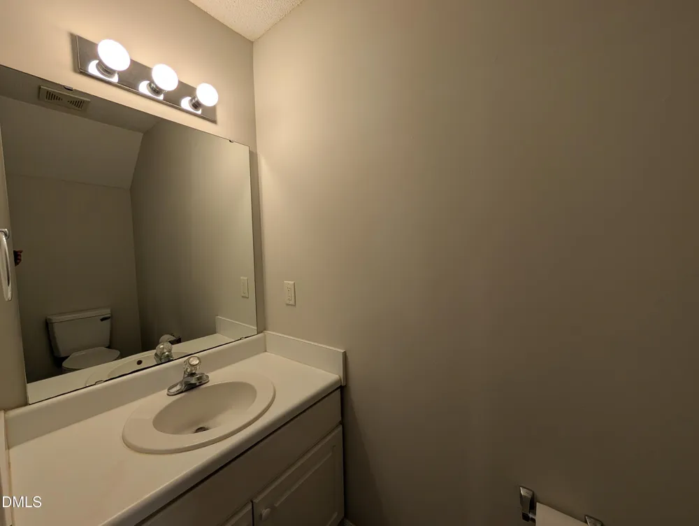 1039 Laurel Leaf Road Zebulon, NC 27597