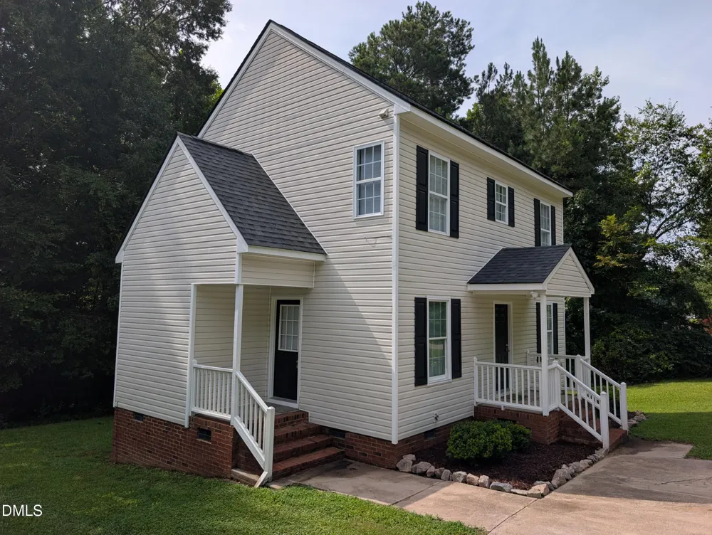 1039 Laurel Leaf Road Zebulon, NC 27597