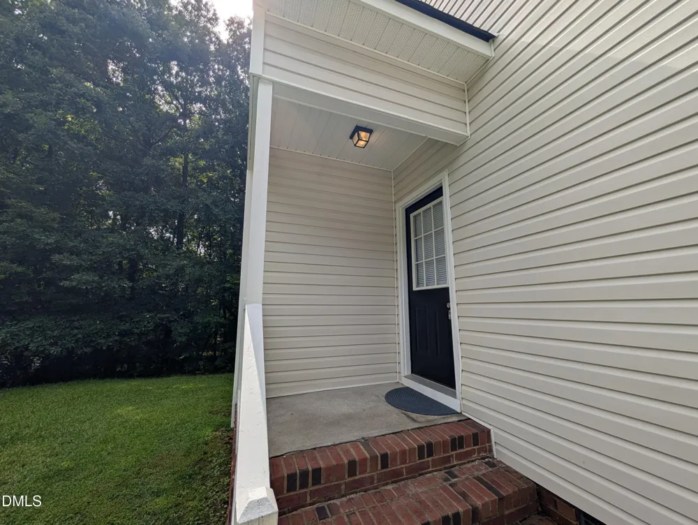 1039 Laurel Leaf Road Zebulon, NC 27597