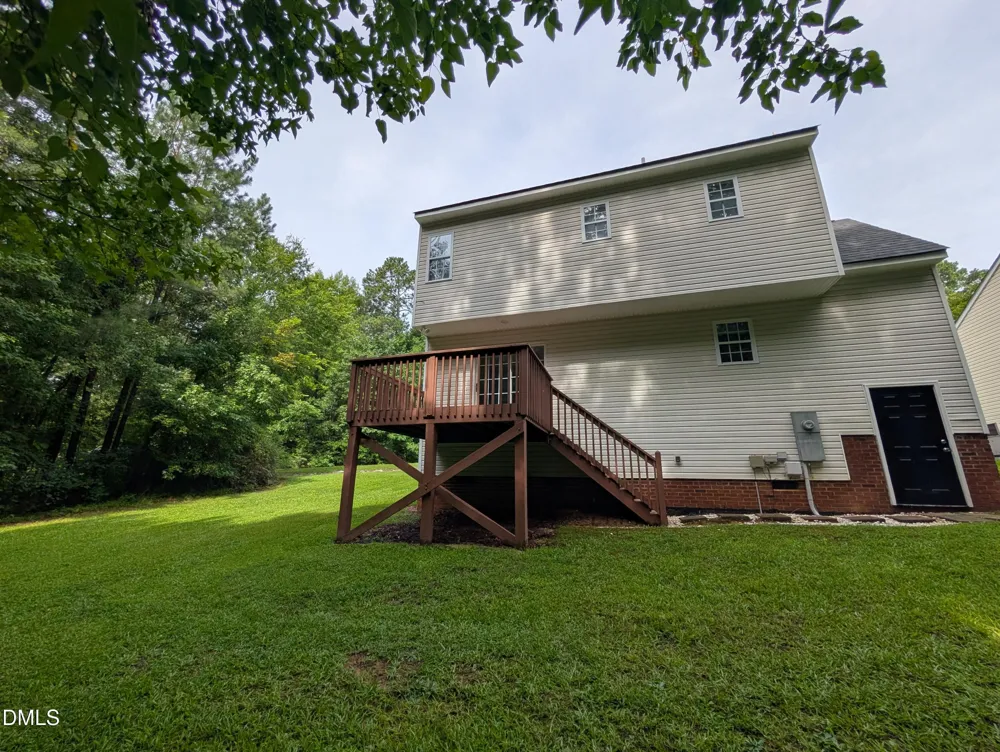 1039 Laurel Leaf Road Zebulon, NC 27597