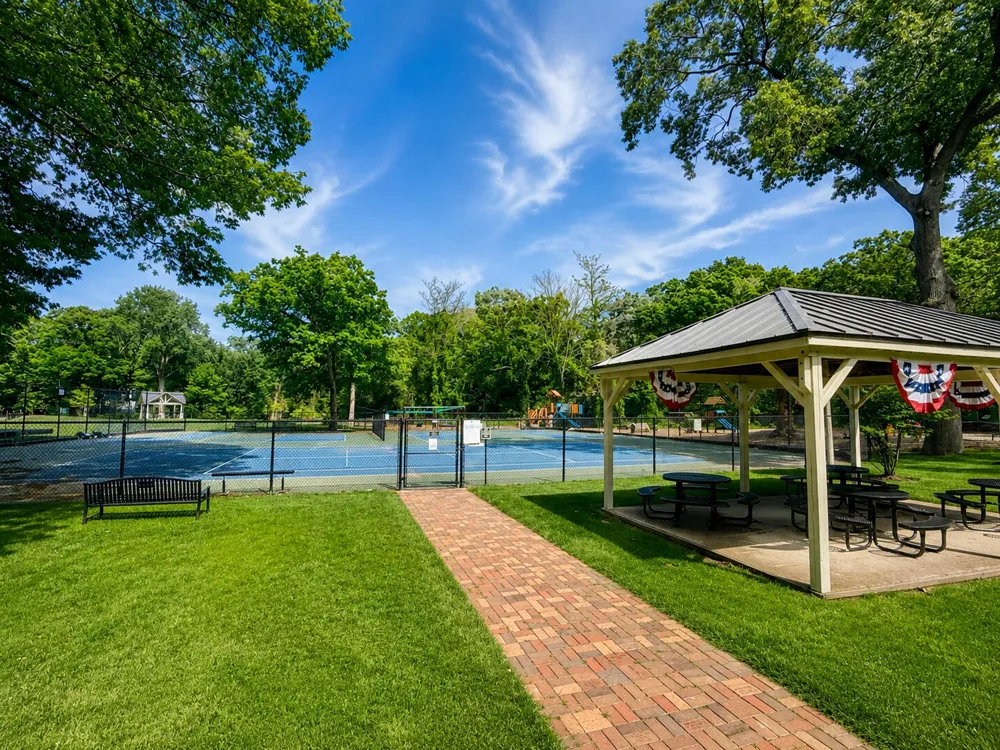 4035 Choctaw Trail New Buffalo, MI 49117