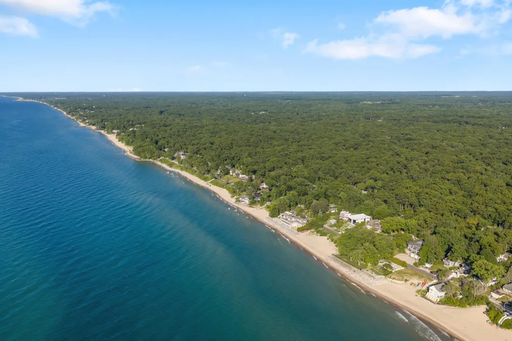 4035 Choctaw Trail New Buffalo, MI 49117
