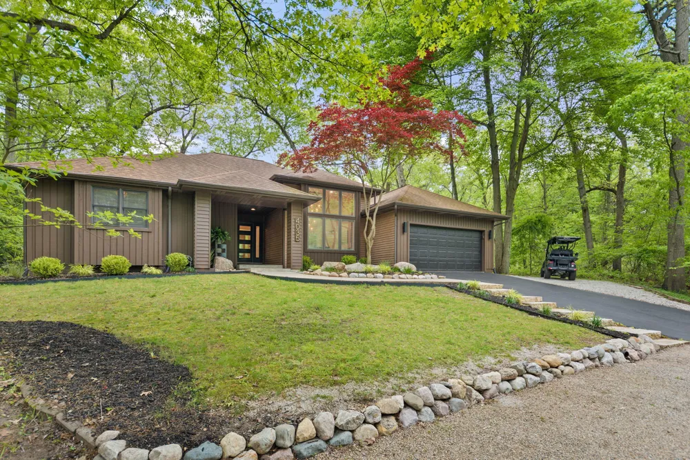 4035 Choctaw Trail New Buffalo, MI 49117