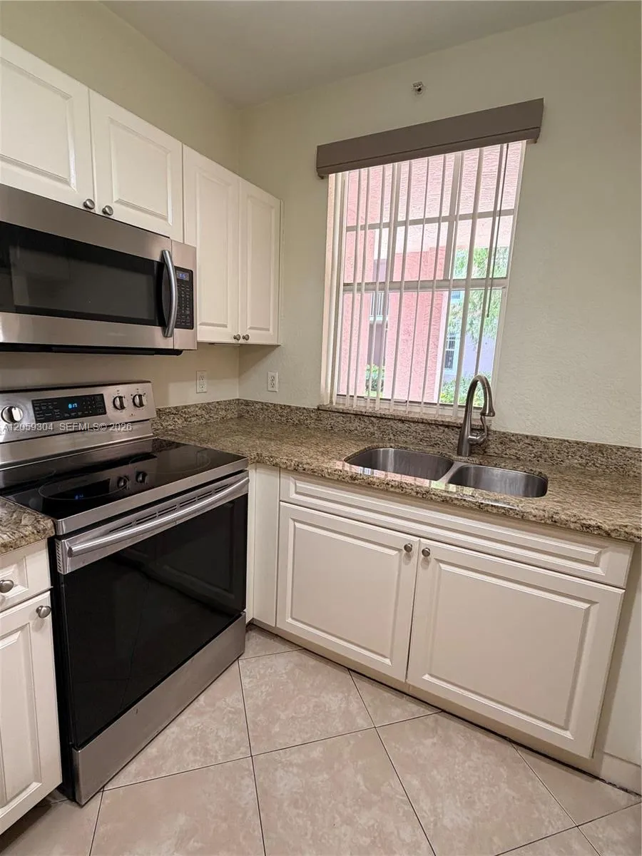 6640 W Sample Rd #6640 Coral Springs, FL 33067