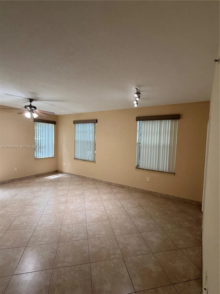 6640 W Sample Rd #6640 Coral Springs, FL 33067