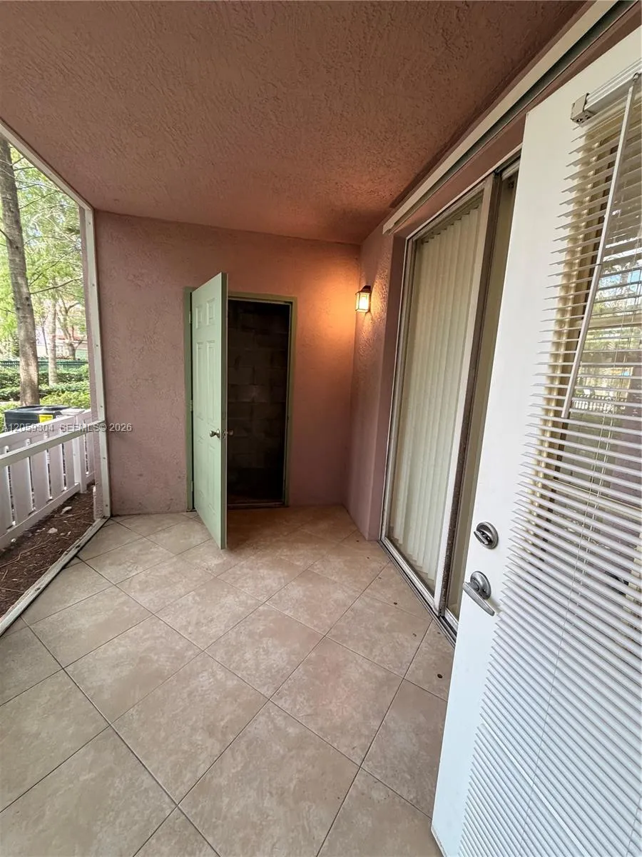 6640 W Sample Rd #6640 Coral Springs, FL 33067