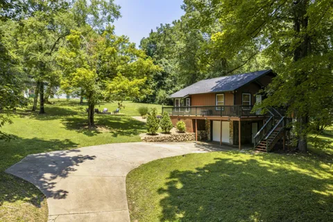 1036 Street Rd