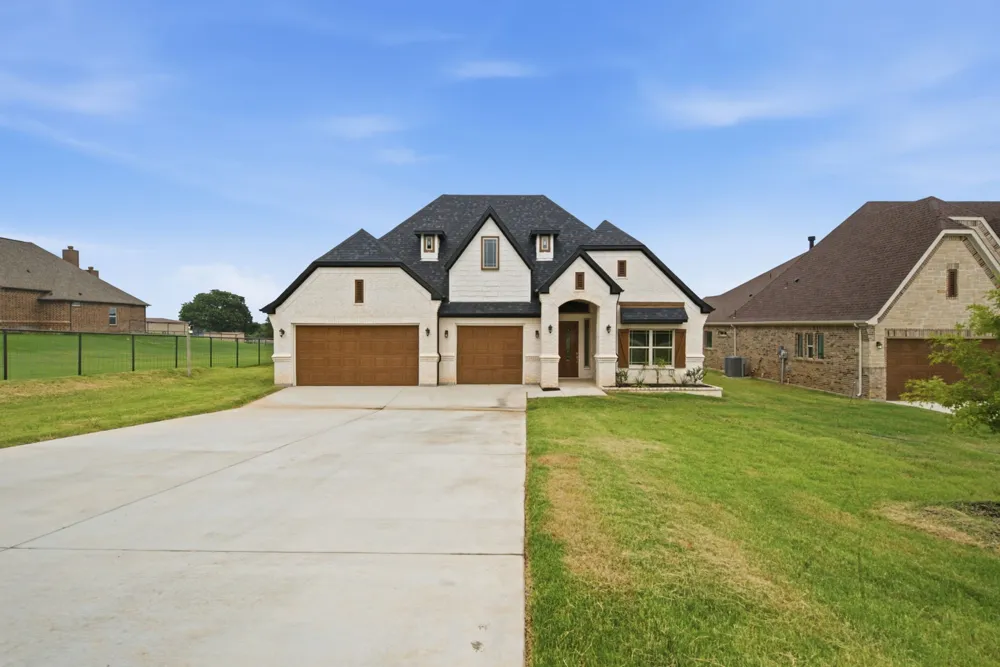 680 Jennings Lane Azle, TX 76020