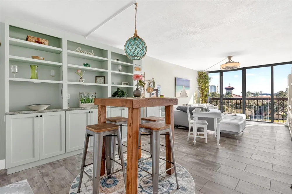 255 DOLPHIN POINT #407 Clearwater Beach, FL 33767