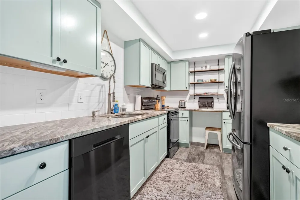 255 DOLPHIN POINT #407 Clearwater Beach, FL 33767