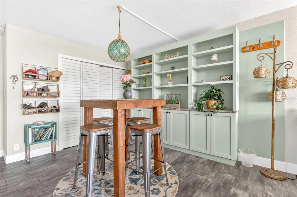 255 DOLPHIN POINT #407 Clearwater Beach, FL 33767