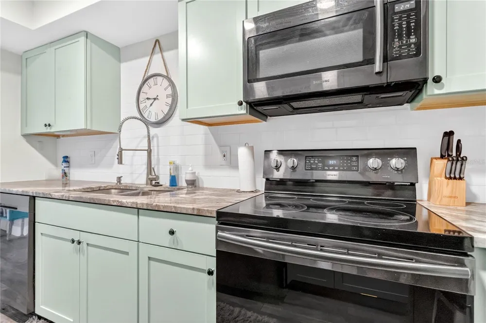 255 DOLPHIN POINT #407 Clearwater Beach, FL 33767