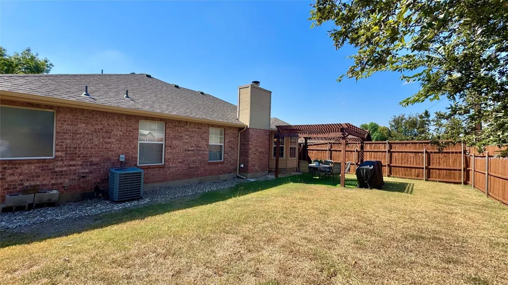 610 Brookside Drive Cedar Hill, TX 75104