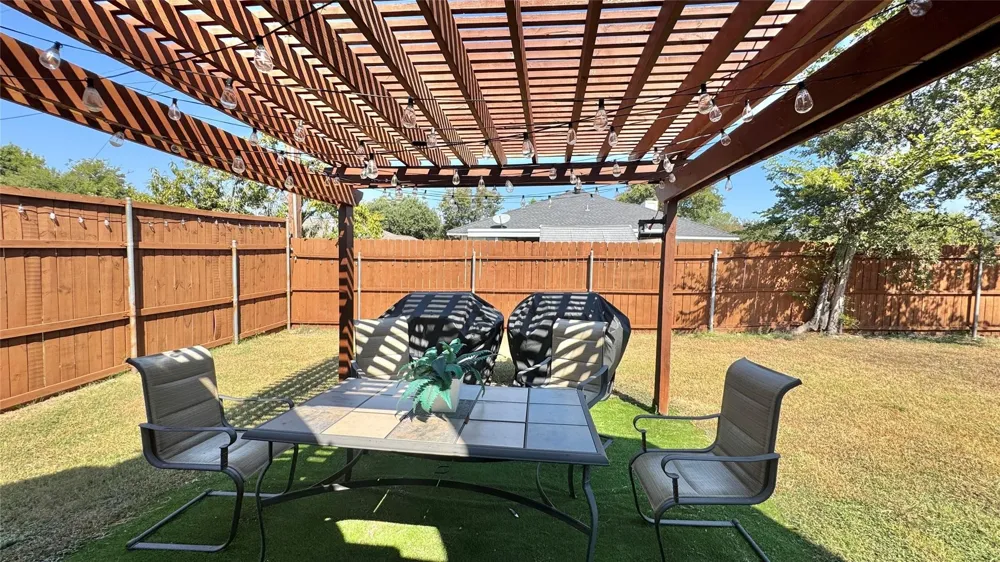 610 Brookside Drive Cedar Hill, TX 75104