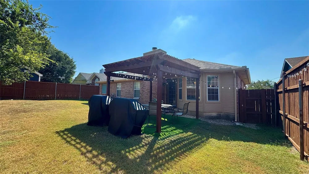 610 Brookside Drive Cedar Hill, TX 75104